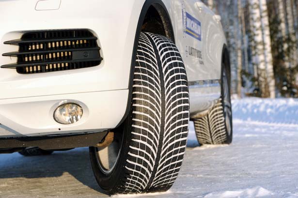 Gli pneumatici invernali sono riconoscibili dalla scritta M+S e avolte dalla presenza di un fiocco di neve stilizzato.