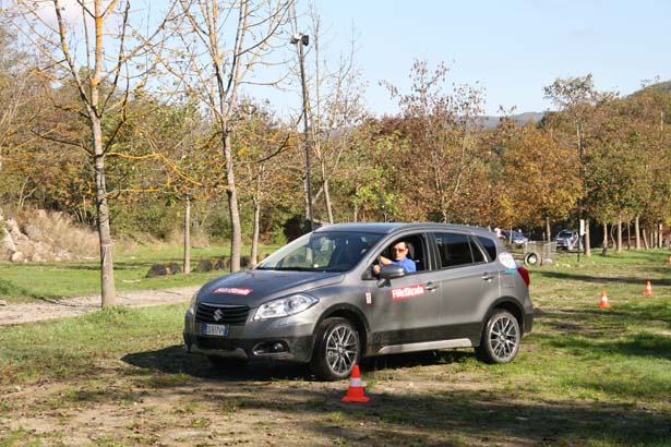  Guida sicura 4×4 per 8 lettori in… movimento