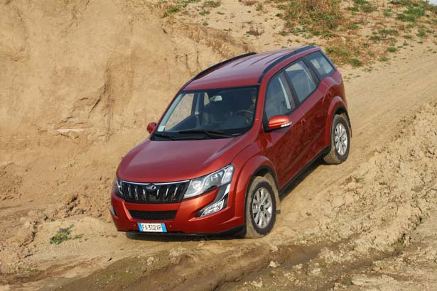  Mahindra XUV500 Awd