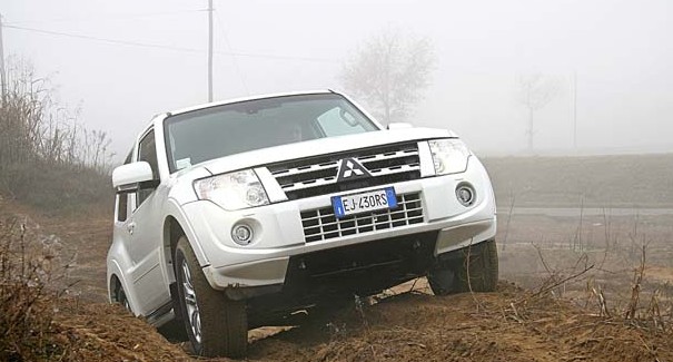  Mitsubishi Pajero Metal Top DID Instyle A/T