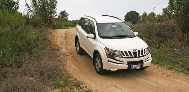  Mahindra XUV500 AWD W8