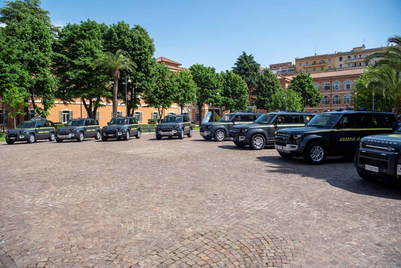  Land Rover: 50 Defender per la Guardia di Finanza